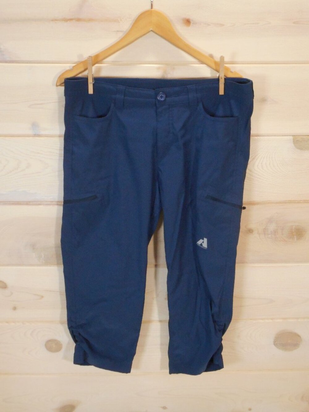 Eddie Bauer First Ascent Capri Pants Women's size 10 (34x21) Navy Blue Hiking